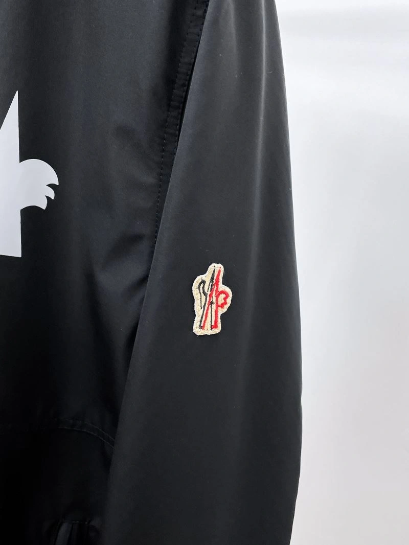 Moncler Outwear Trendsetting 140230