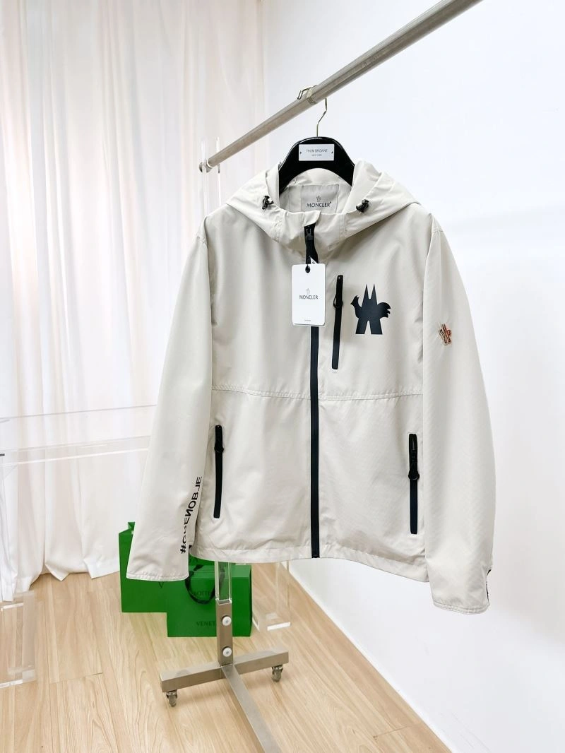 Moncler Outwear Durable 140229