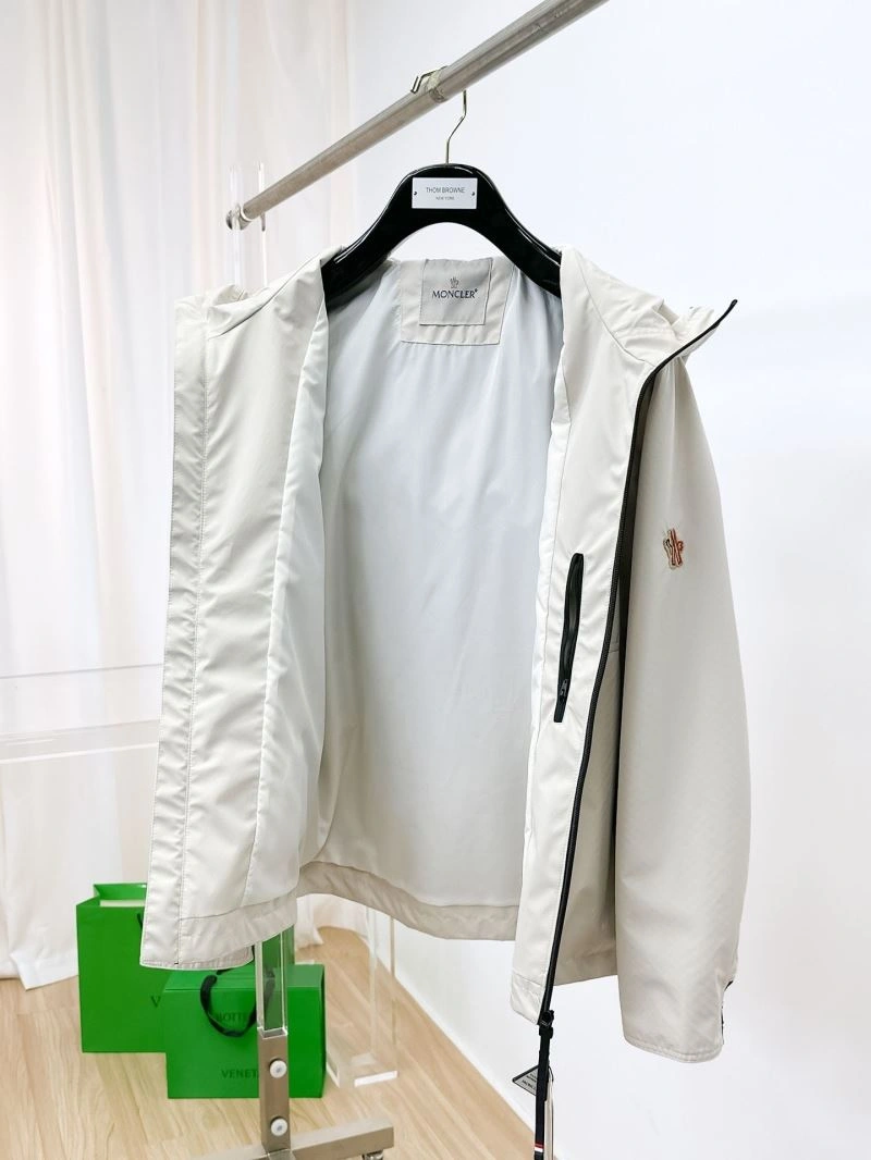 Moncler Outwear Durable 140229