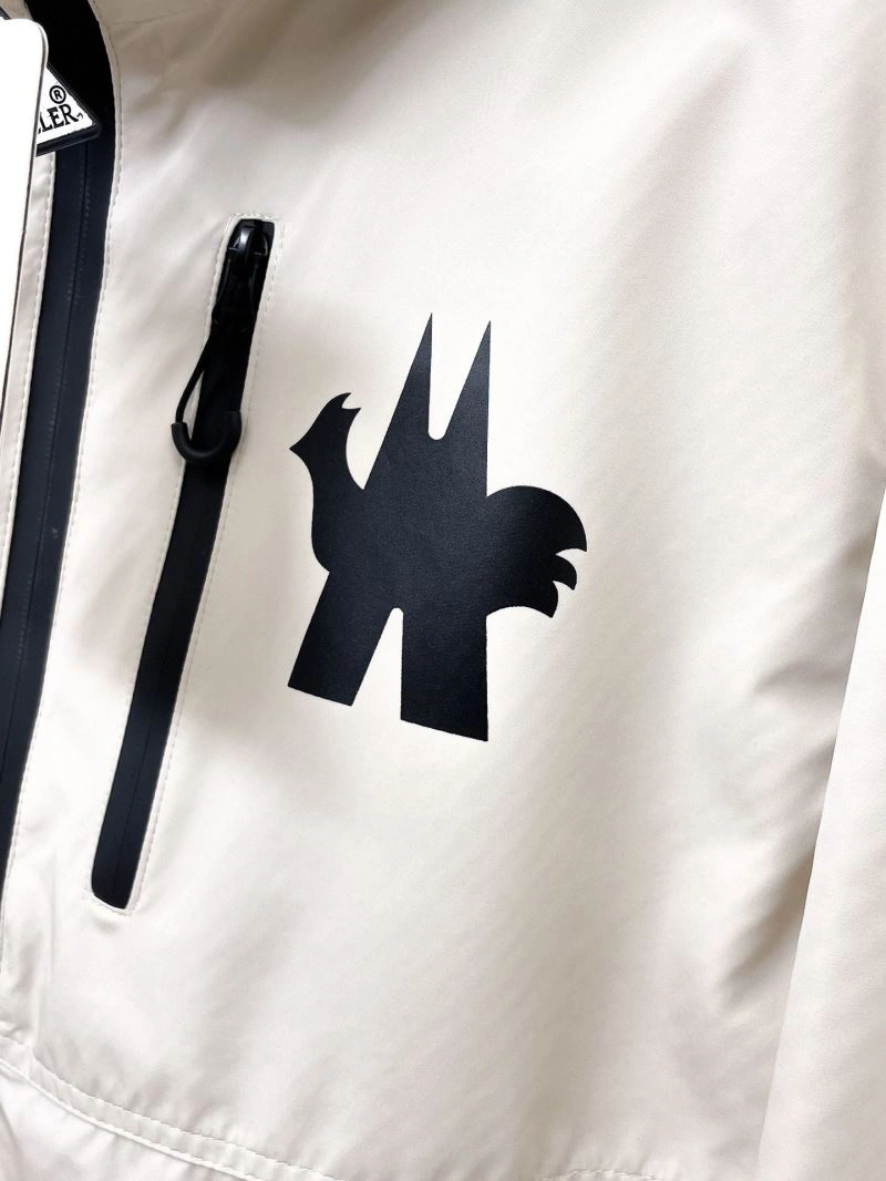 Moncler Outwear Durable 140229