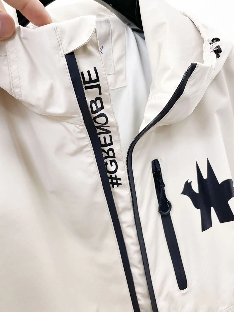 Moncler Outwear Durable 140229