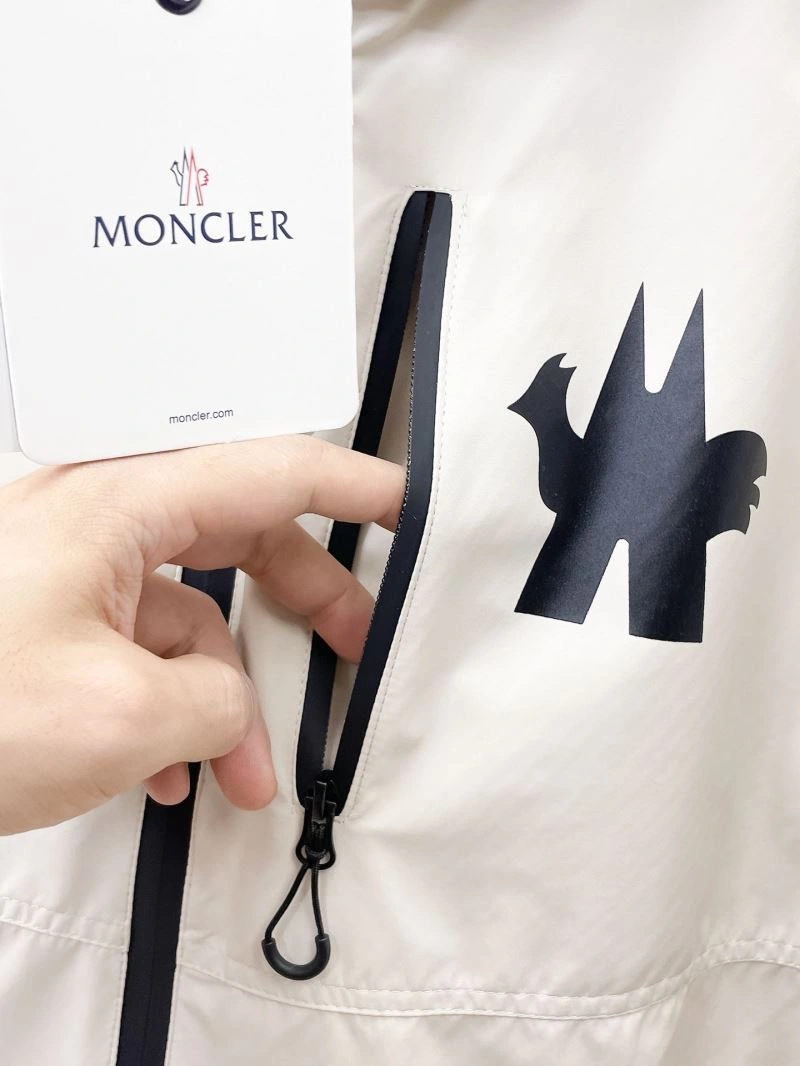 Moncler Outwear Durable 140229
