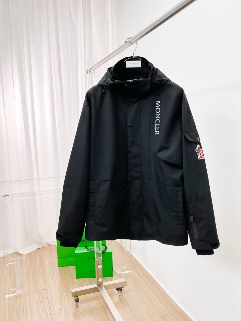 Attractive Moncler Outwear 140227