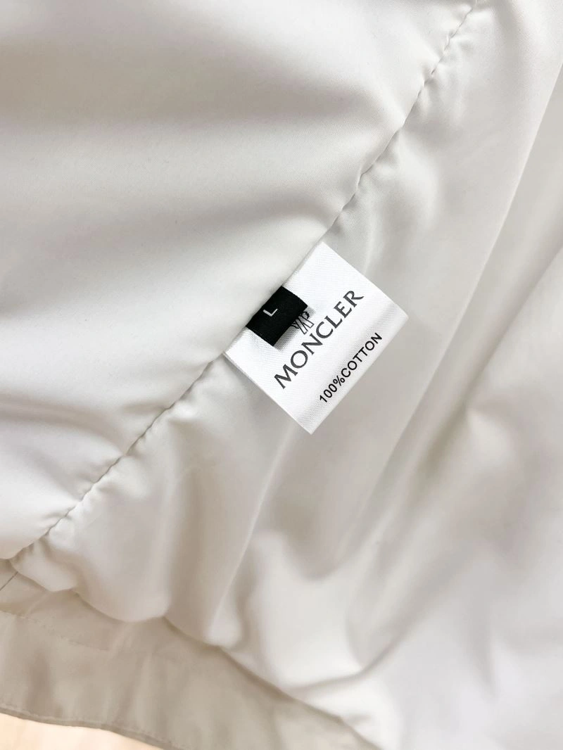 Minimalist Moncler Outwear 140224