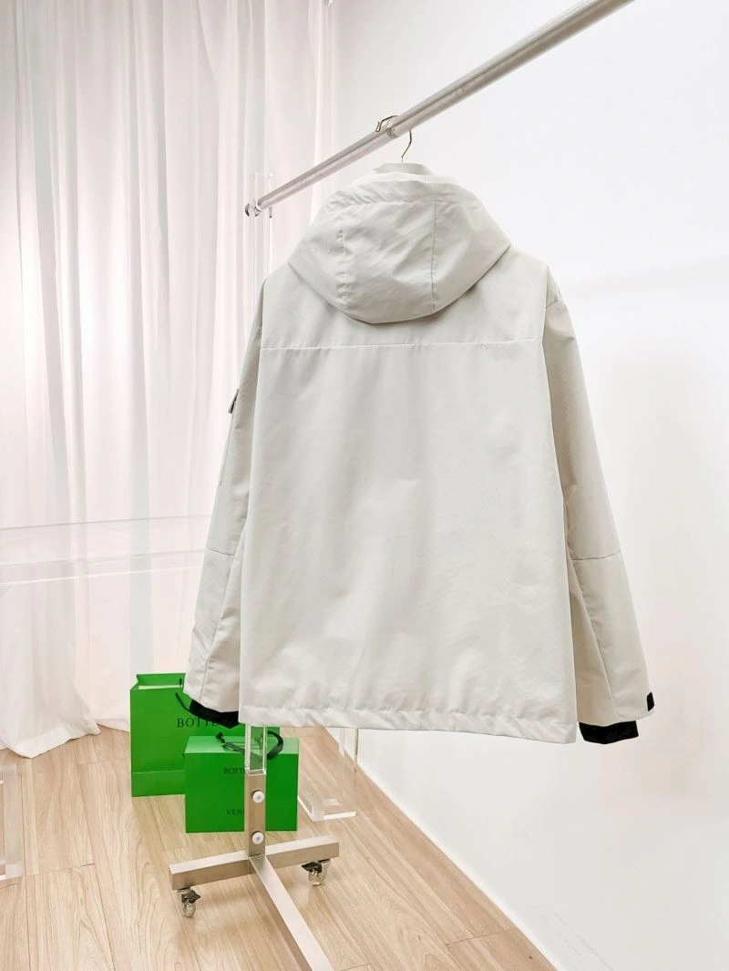 Minimalist Moncler Outwear 140224