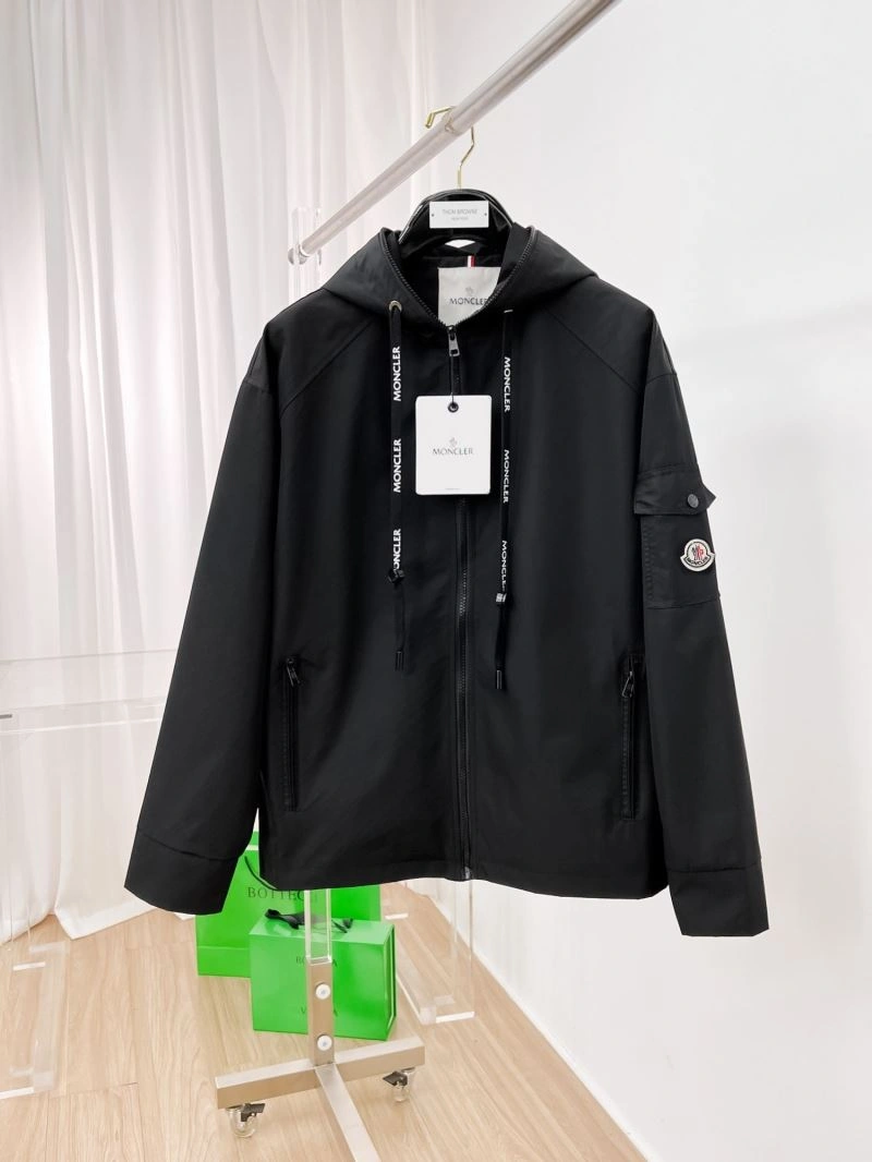 ComfortFit Moncler Outwear 140222
