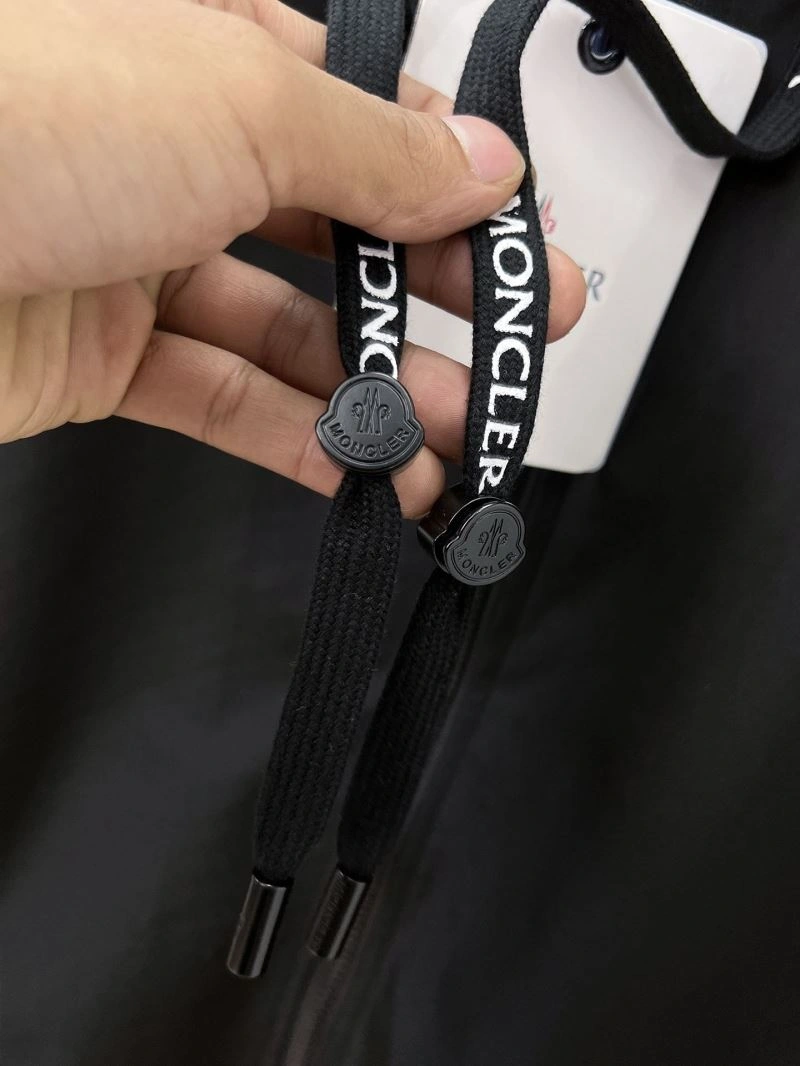 ComfortFit Moncler Outwear 140222