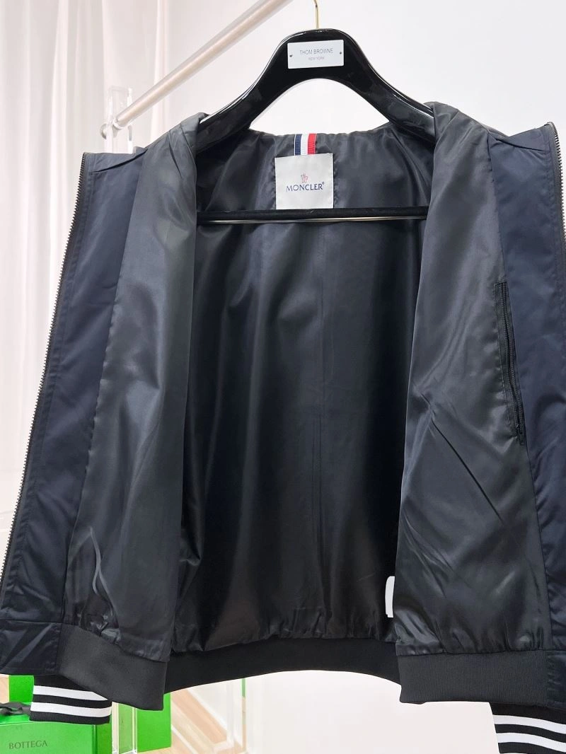 Moncler Outwear Effortless 140207