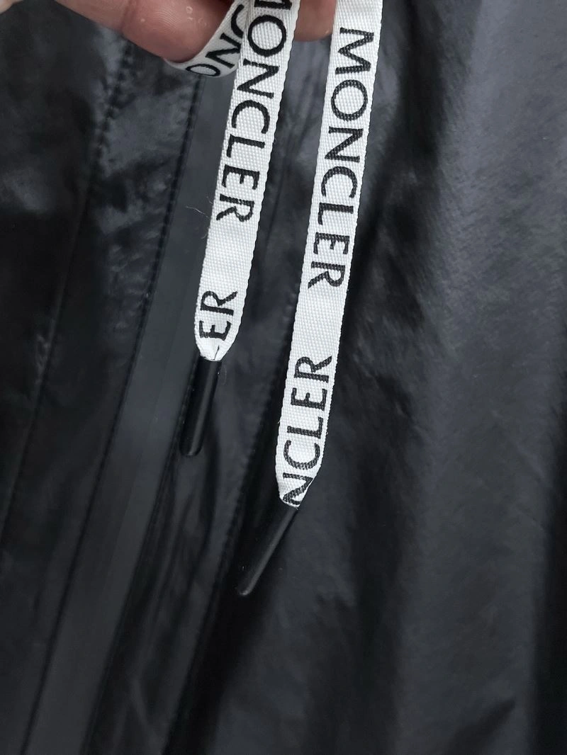 Moncler Outwear Modern 140204