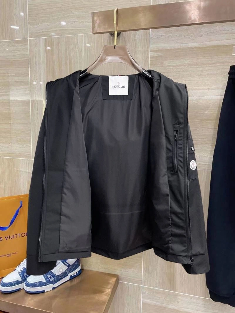 Moncler Outwear TravelReady 140225