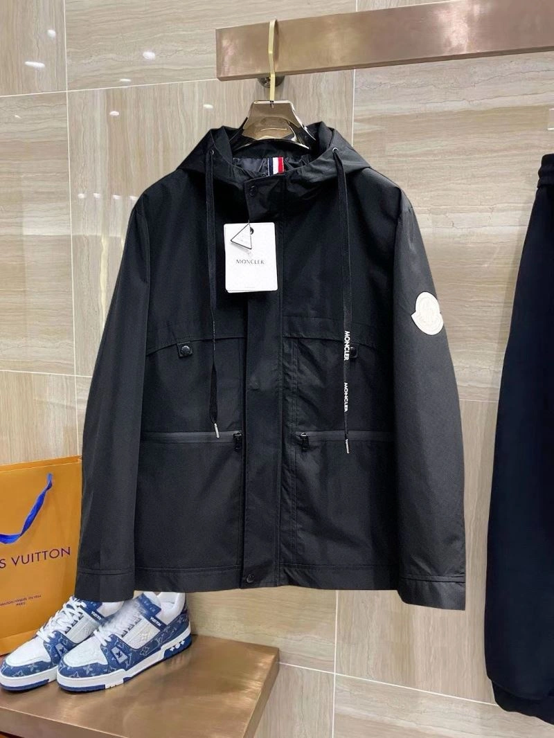 Classic Moncler Outwear 140210