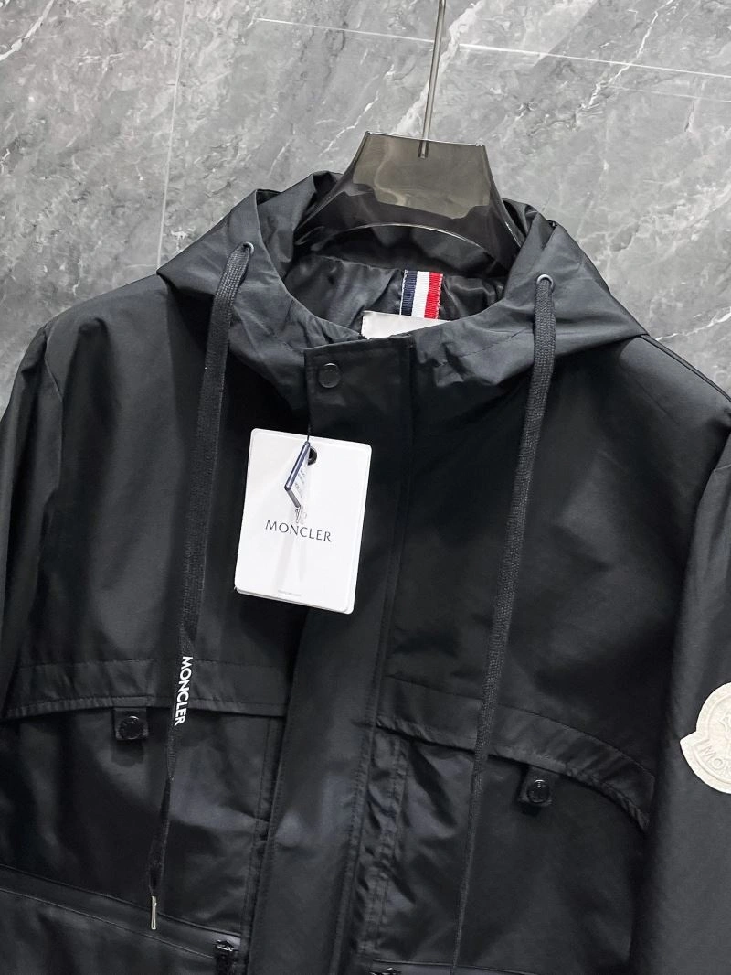 Classic Moncler Outwear 140210