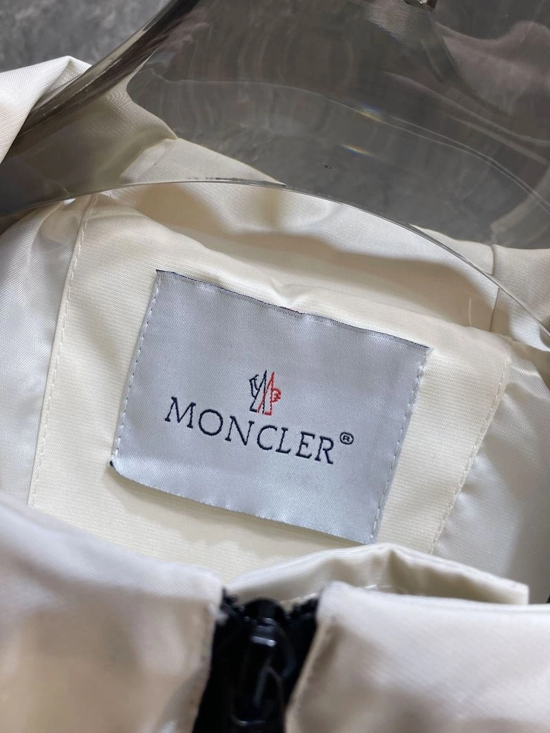 Trendy Moncler Outwear 140215