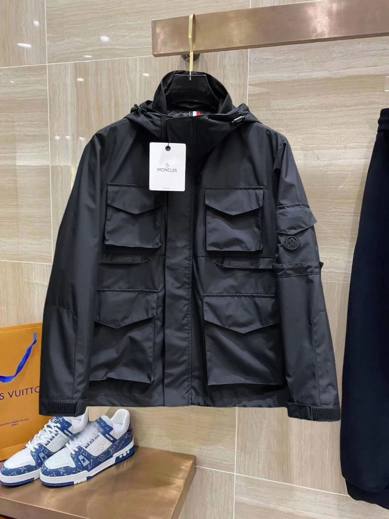 Effortless Moncler Outwear 140201