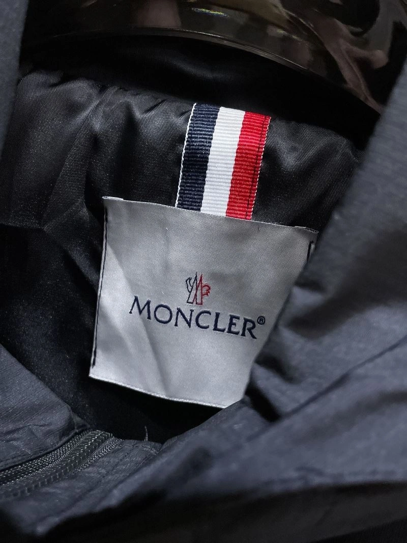 Effortless Moncler Outwear 140201