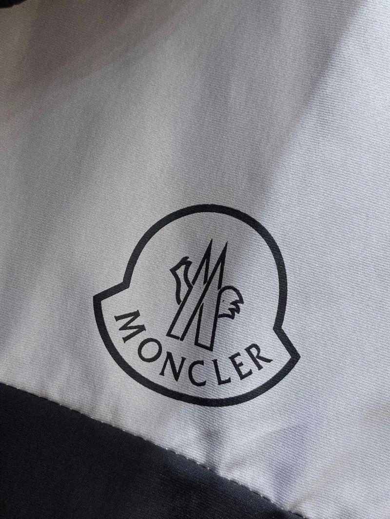 Moncler Outwear Thermal 140198