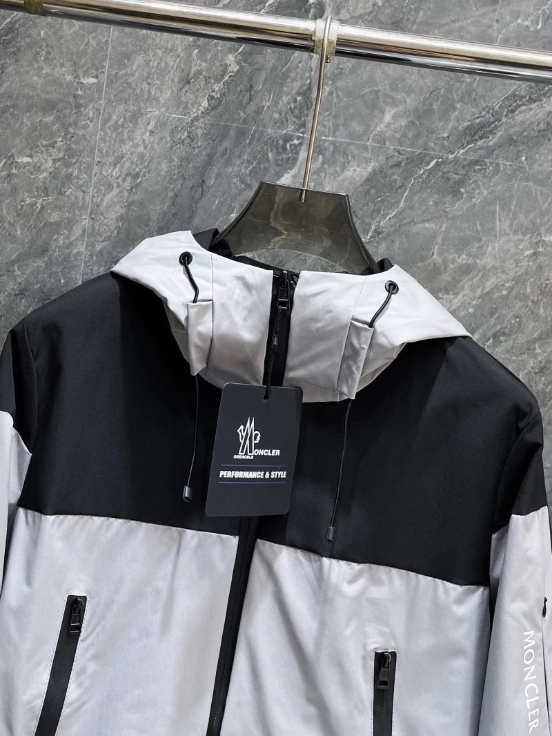 Moncler Outwear Thermal 140198