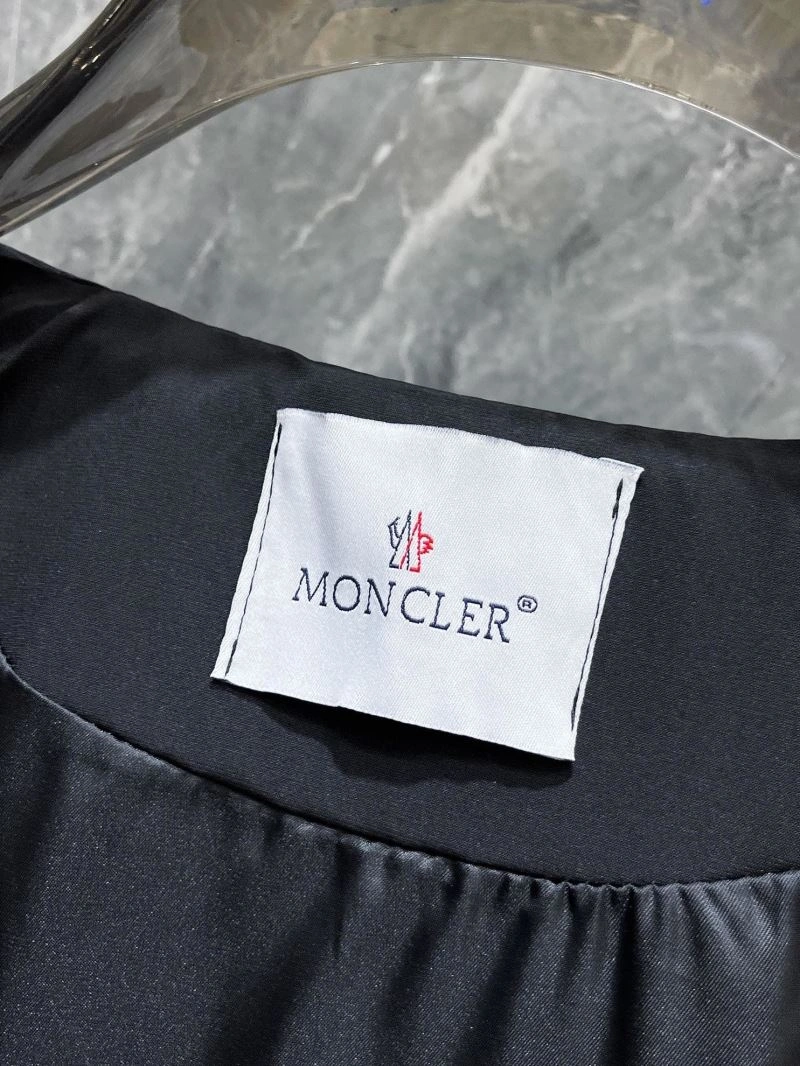 Moncler Outwear Thermal 140198