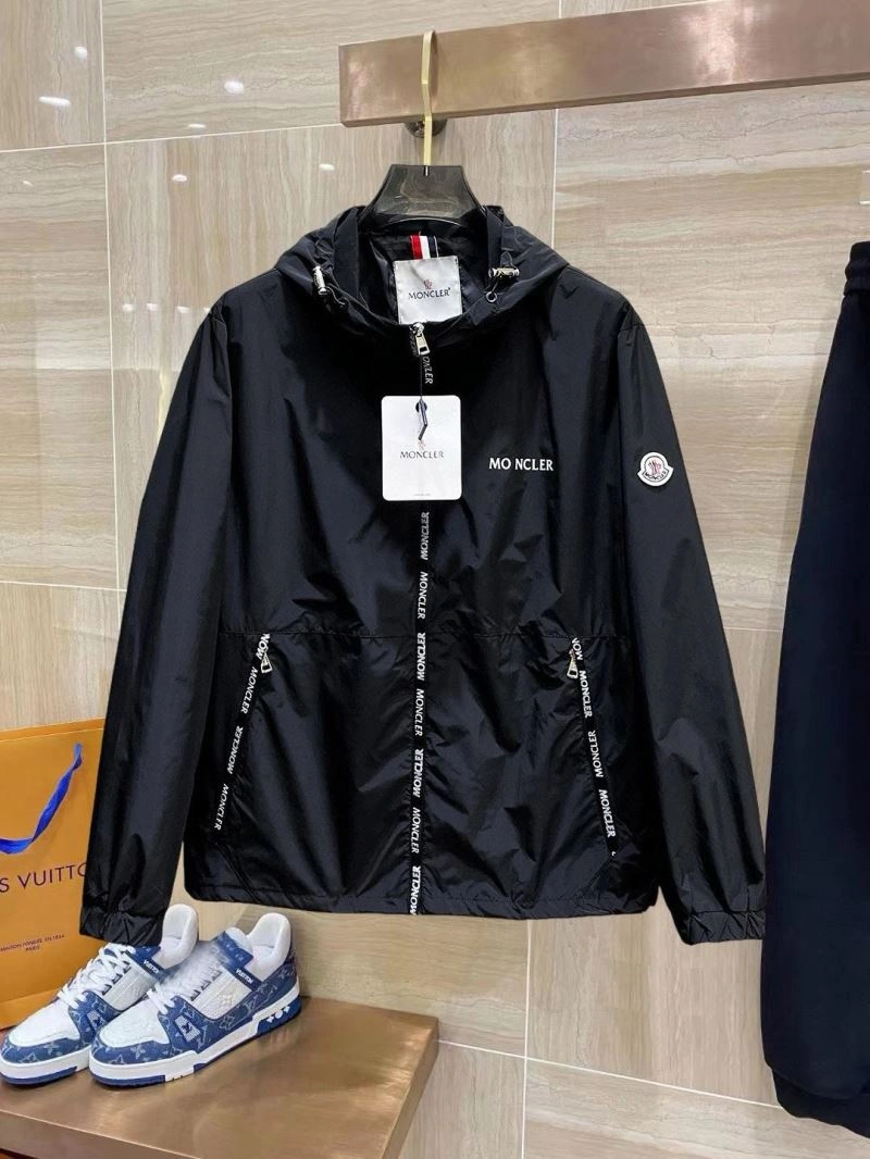 Moncler Outwear Contemporary 140206