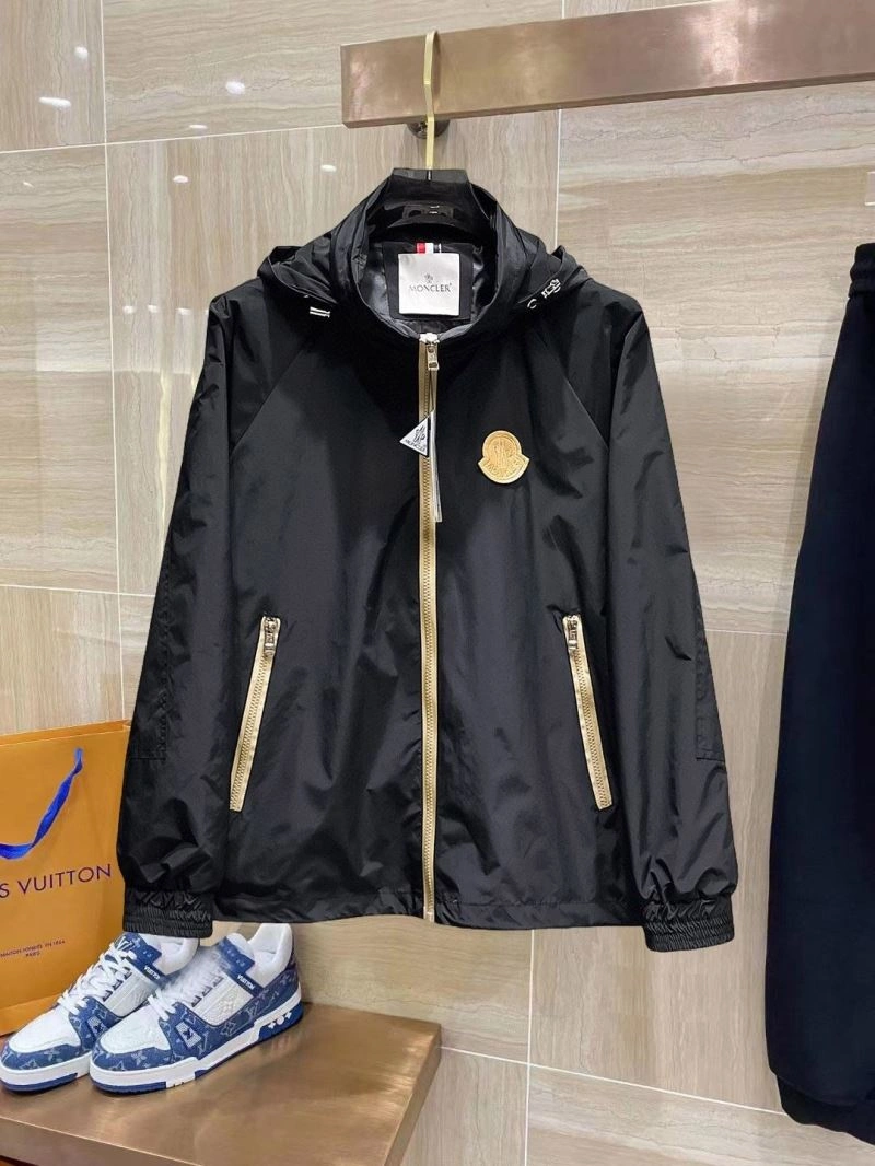 Moncler Outwear Effortless 140195
