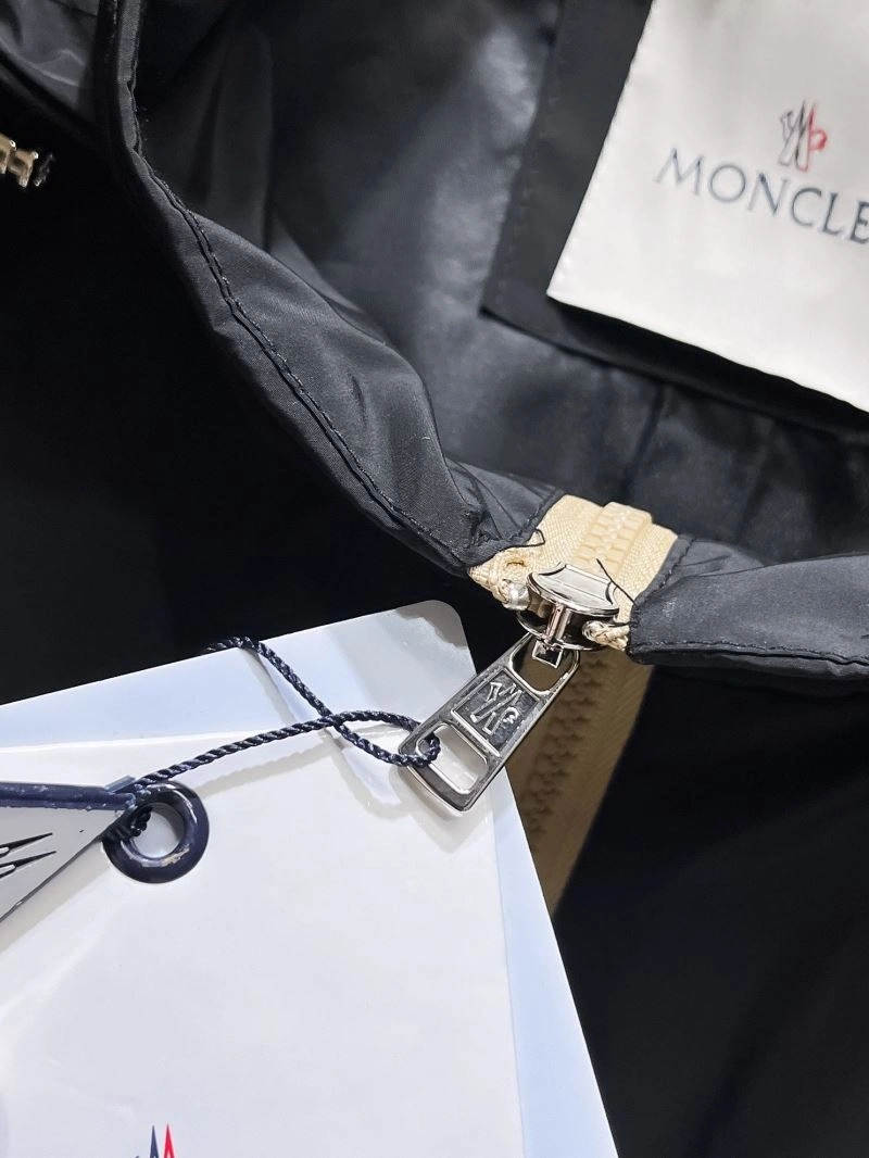 Moncler Outwear Effortless 140195