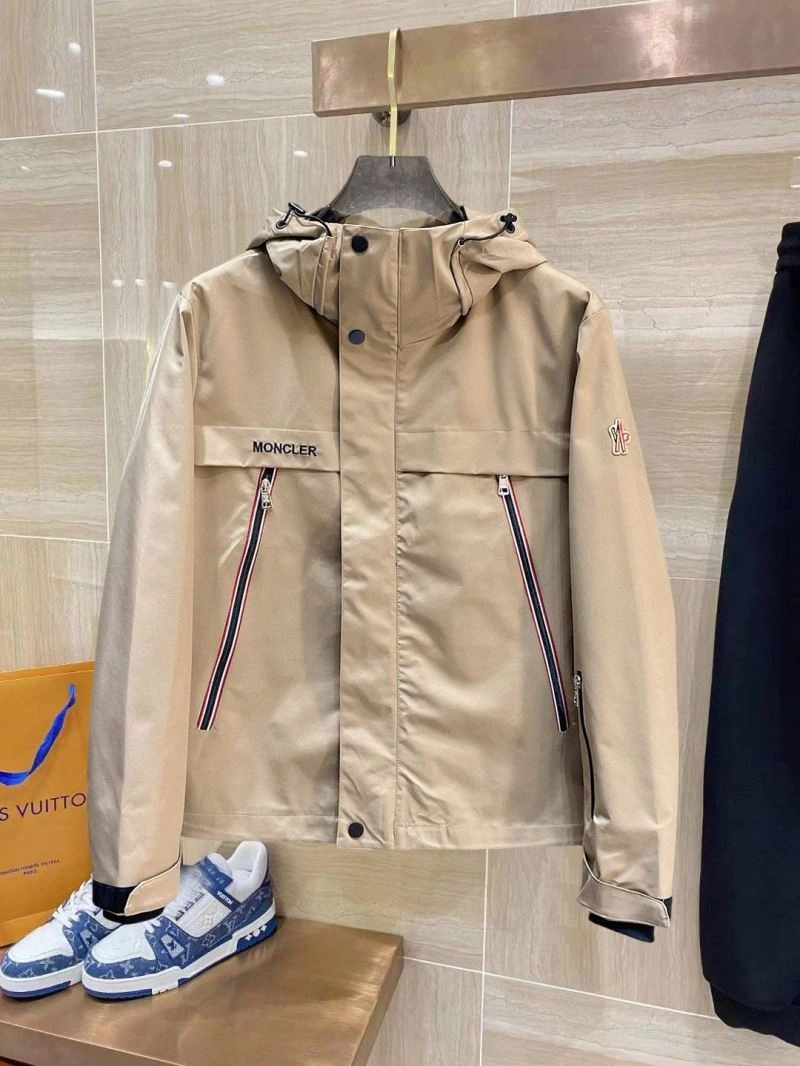 WrinkleFree Moncler Outwear 140188