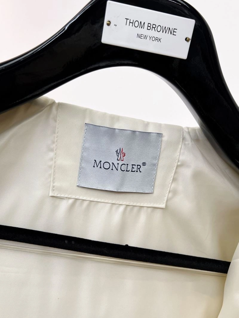 EasyMatch Moncler Outwear 140182