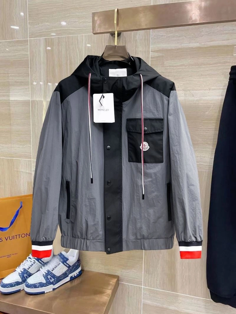 Cozy Moncler Outwear 140181