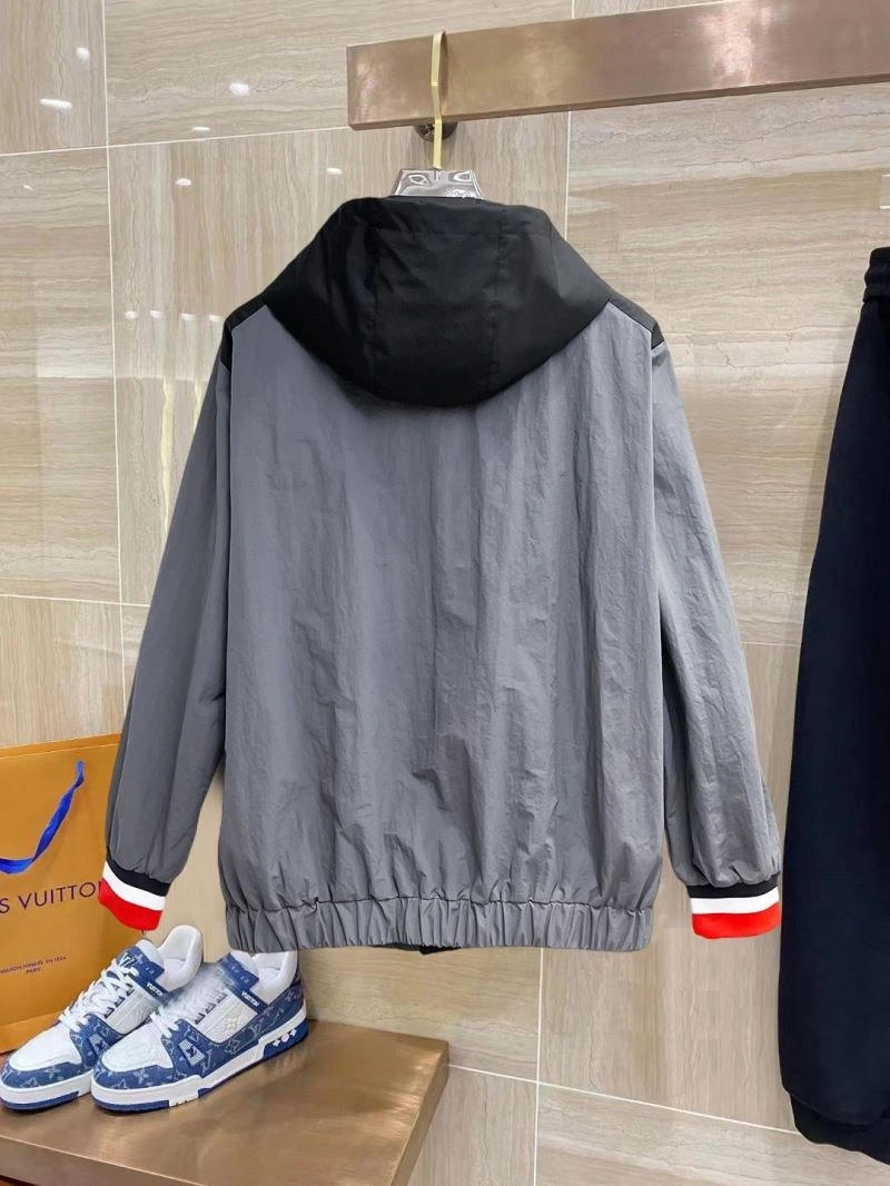 Cozy Moncler Outwear 140181