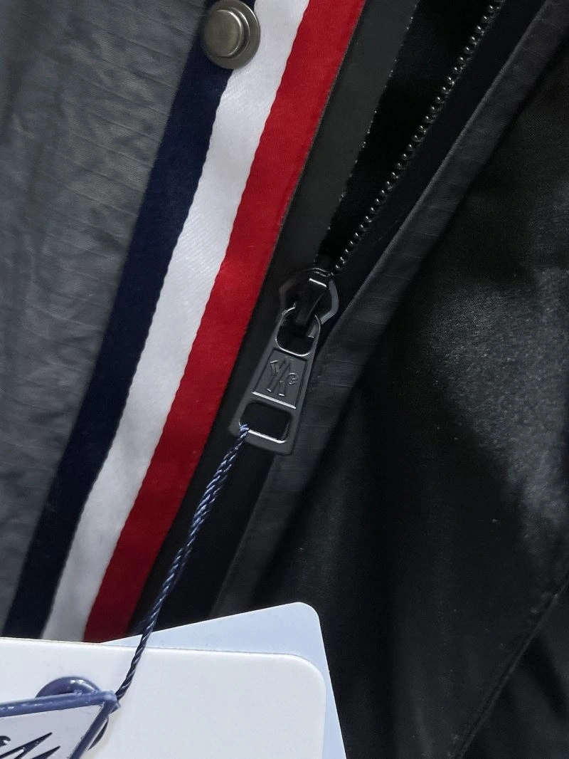 Cozy Moncler Outwear 140181