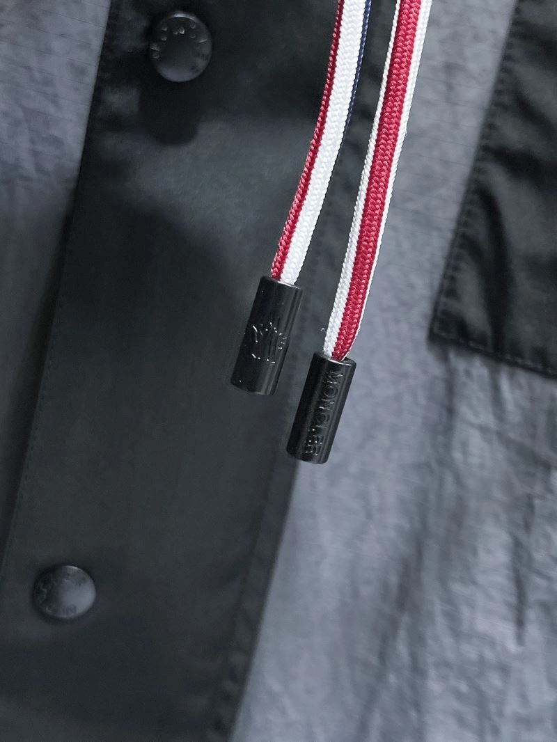 Cozy Moncler Outwear 140181