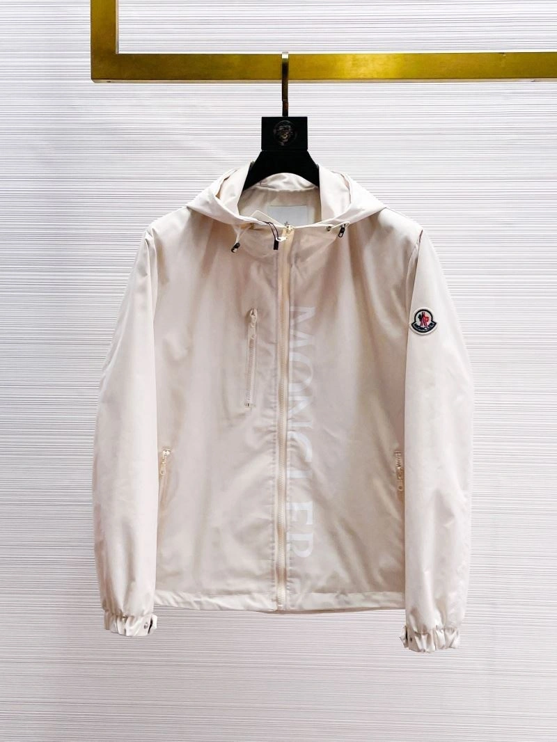 Modern Moncler Outwear 140179
