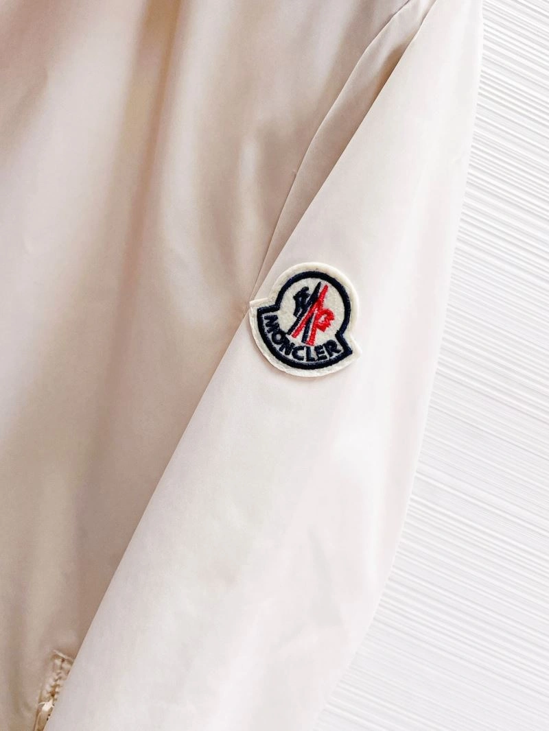 Modern Moncler Outwear 140179