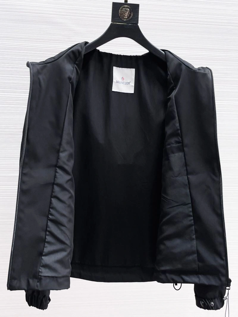 Functional Moncler Outwear 140178