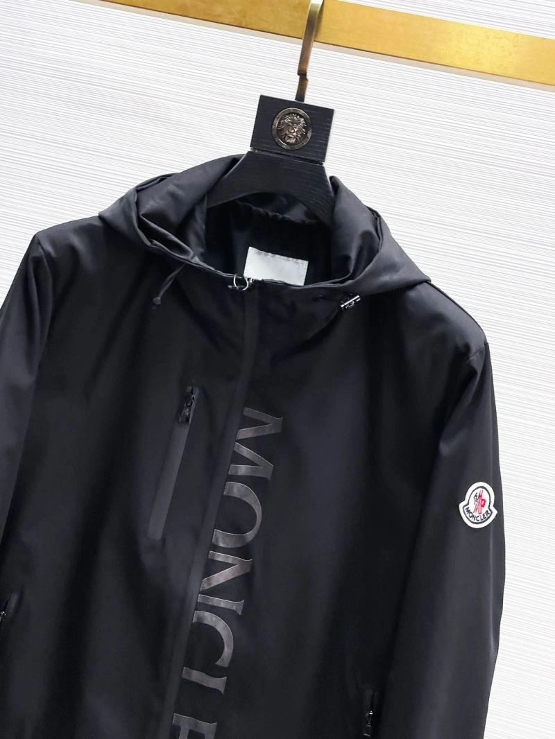 Functional Moncler Outwear 140178