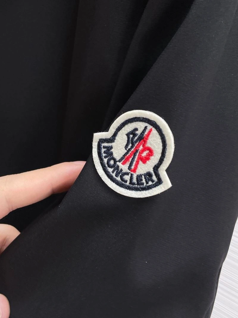 Functional Moncler Outwear 140178