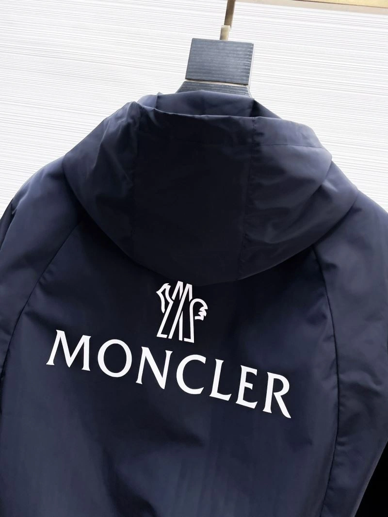 Bold Moncler Outwear 140174