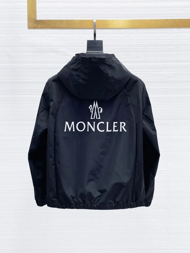 Unique Moncler Outwear 140160