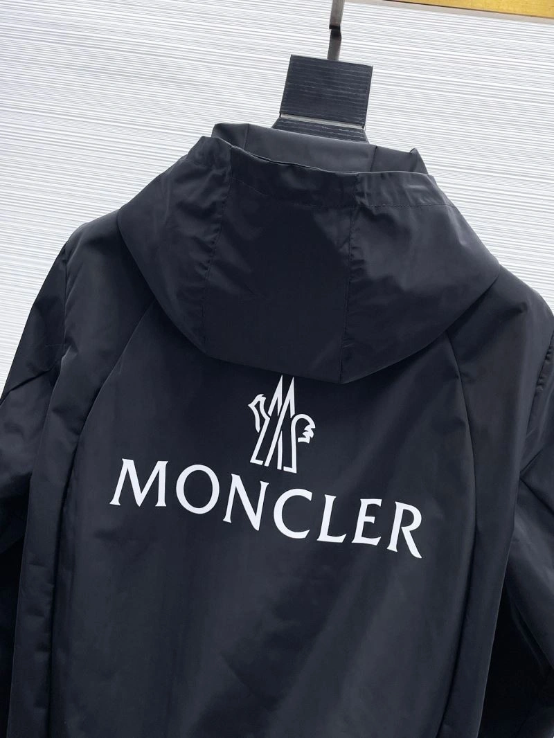 Unique Moncler Outwear 140160