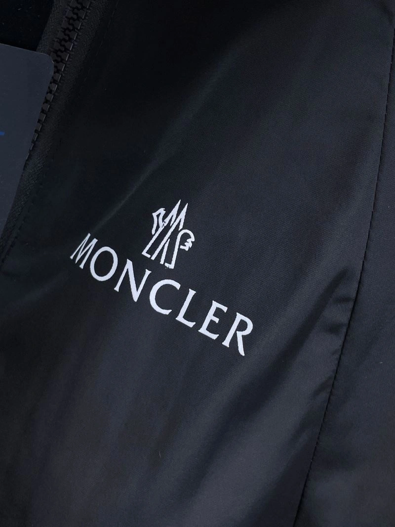 Unique Moncler Outwear 140160