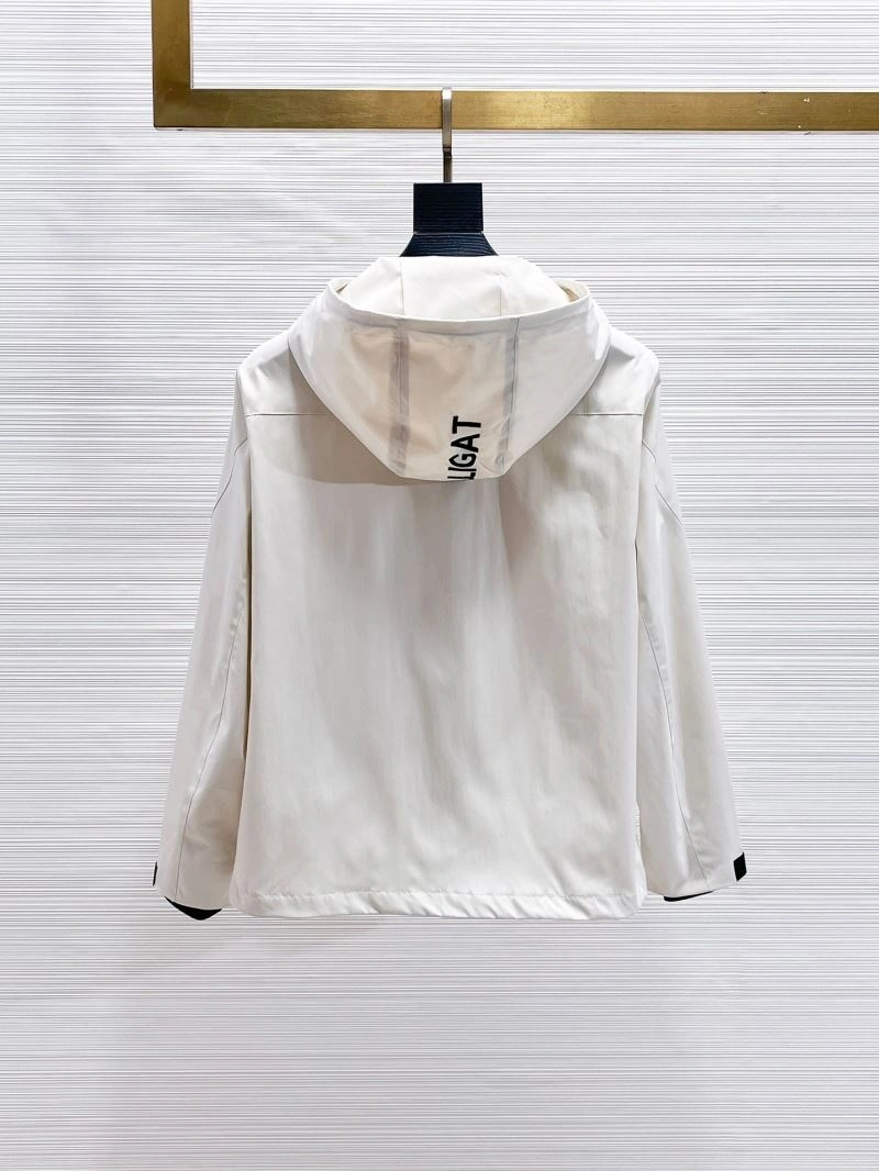 Moncler Outwear Vibrant 140170