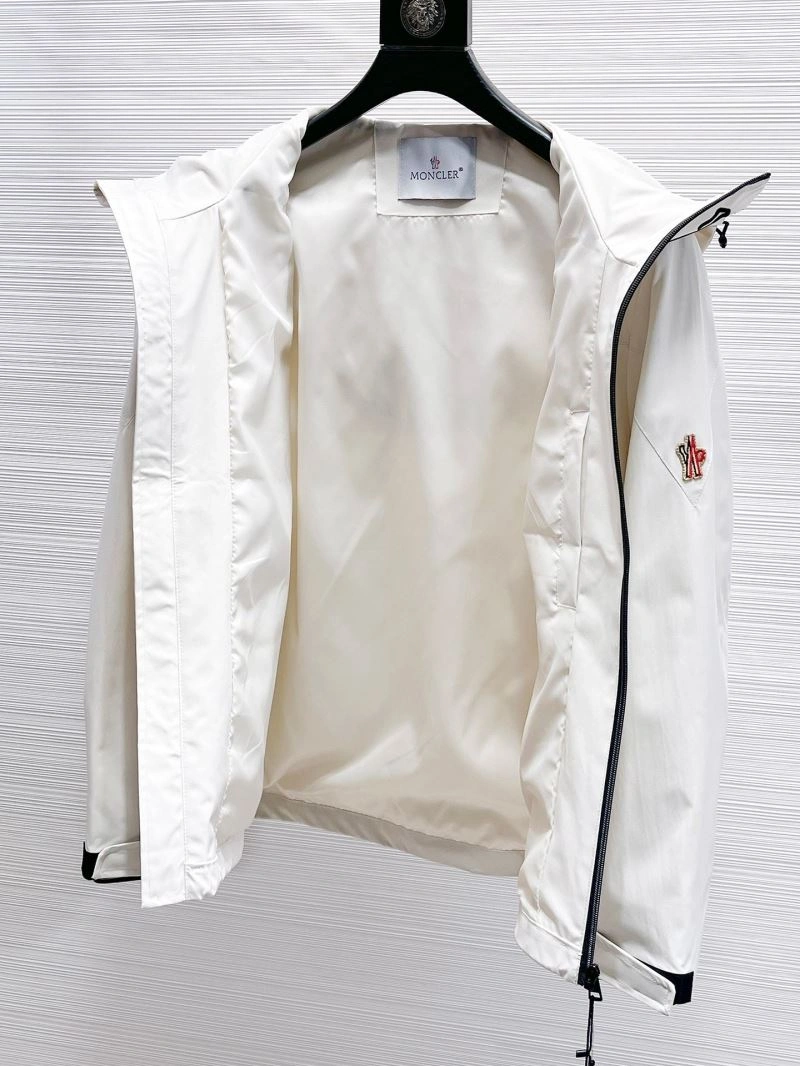 Moncler Outwear Vibrant 140170