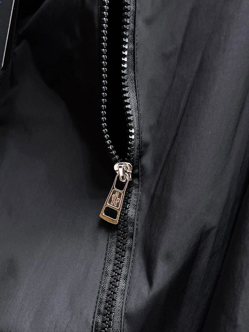 Moncler Outwear Stylish 140159