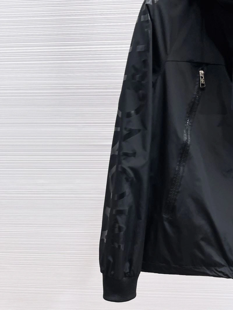 Moncler Outwear Stylish 140159