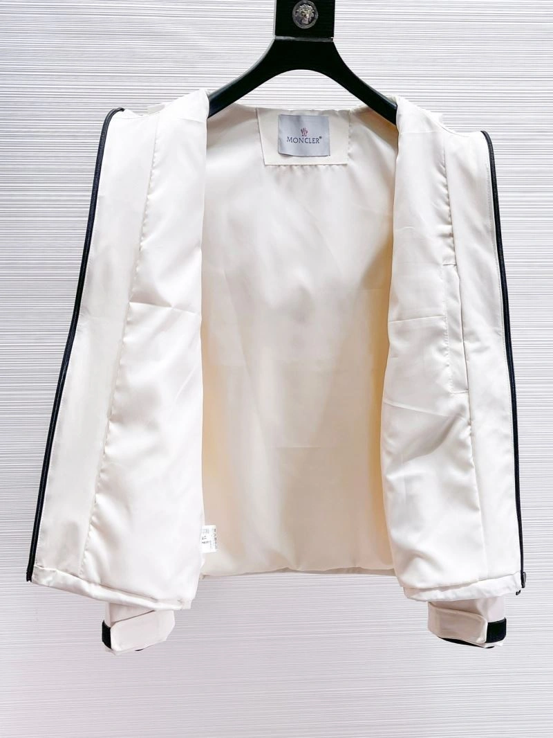 FlexibleFit Moncler Outwear 140169