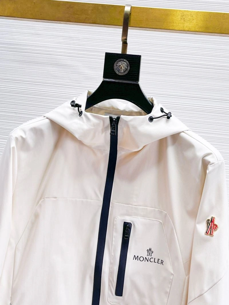 FlexibleFit Moncler Outwear 140169