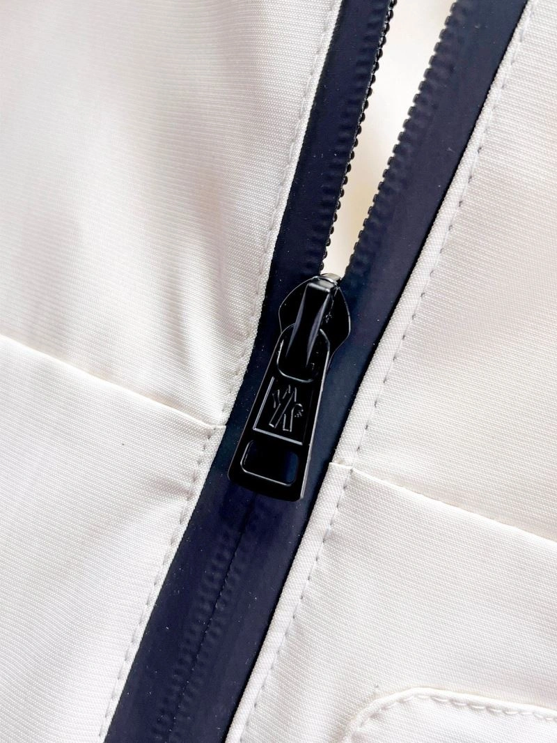 FlexibleFit Moncler Outwear 140169