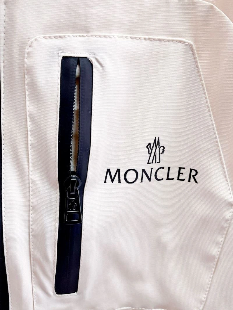 FlexibleFit Moncler Outwear 140169