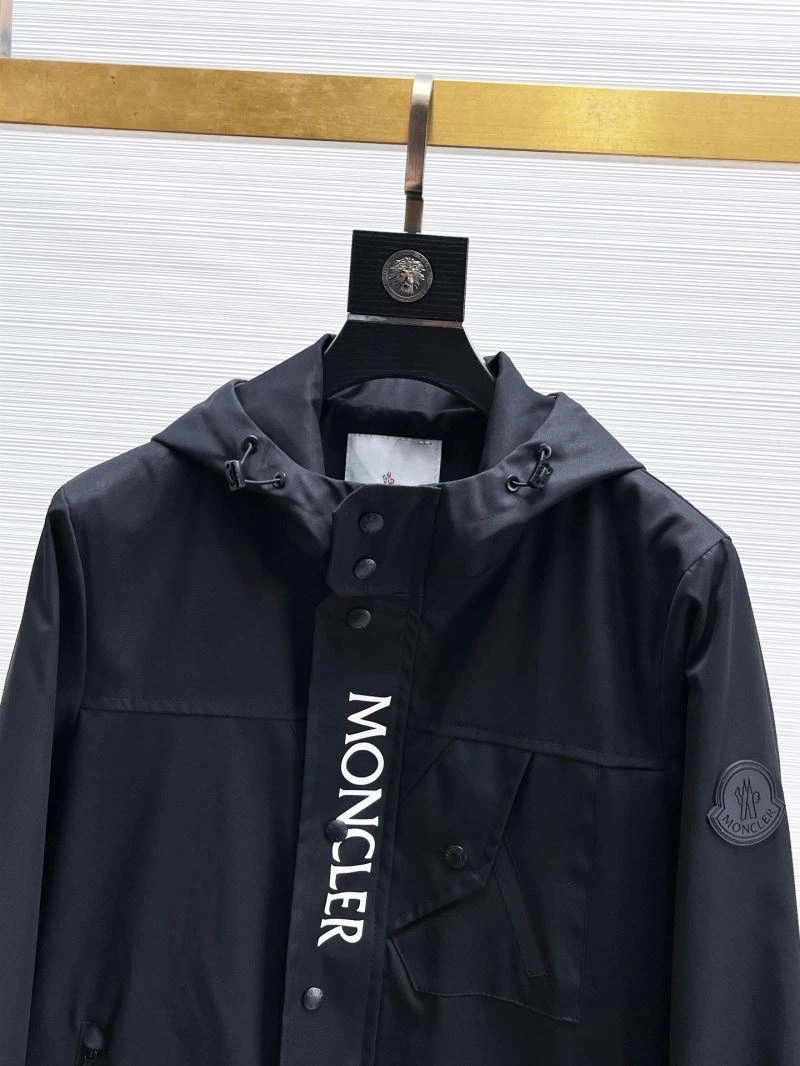 Moncler Outwear Youthful 140161