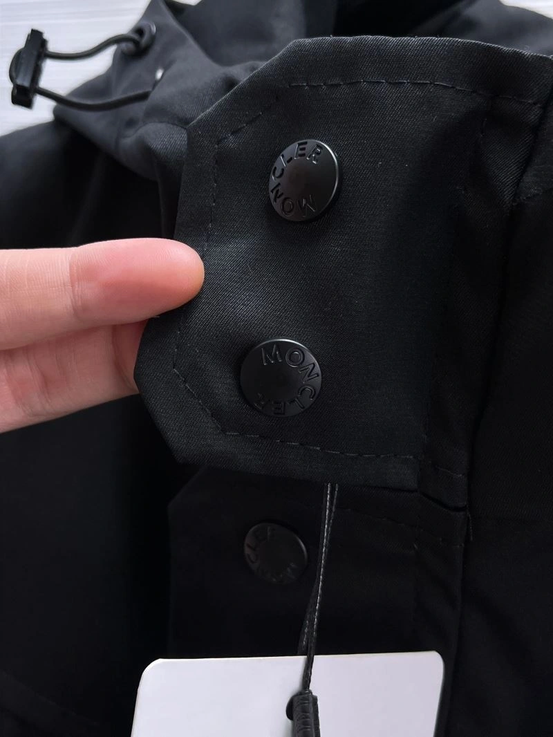 Moncler Outwear Youthful 140161